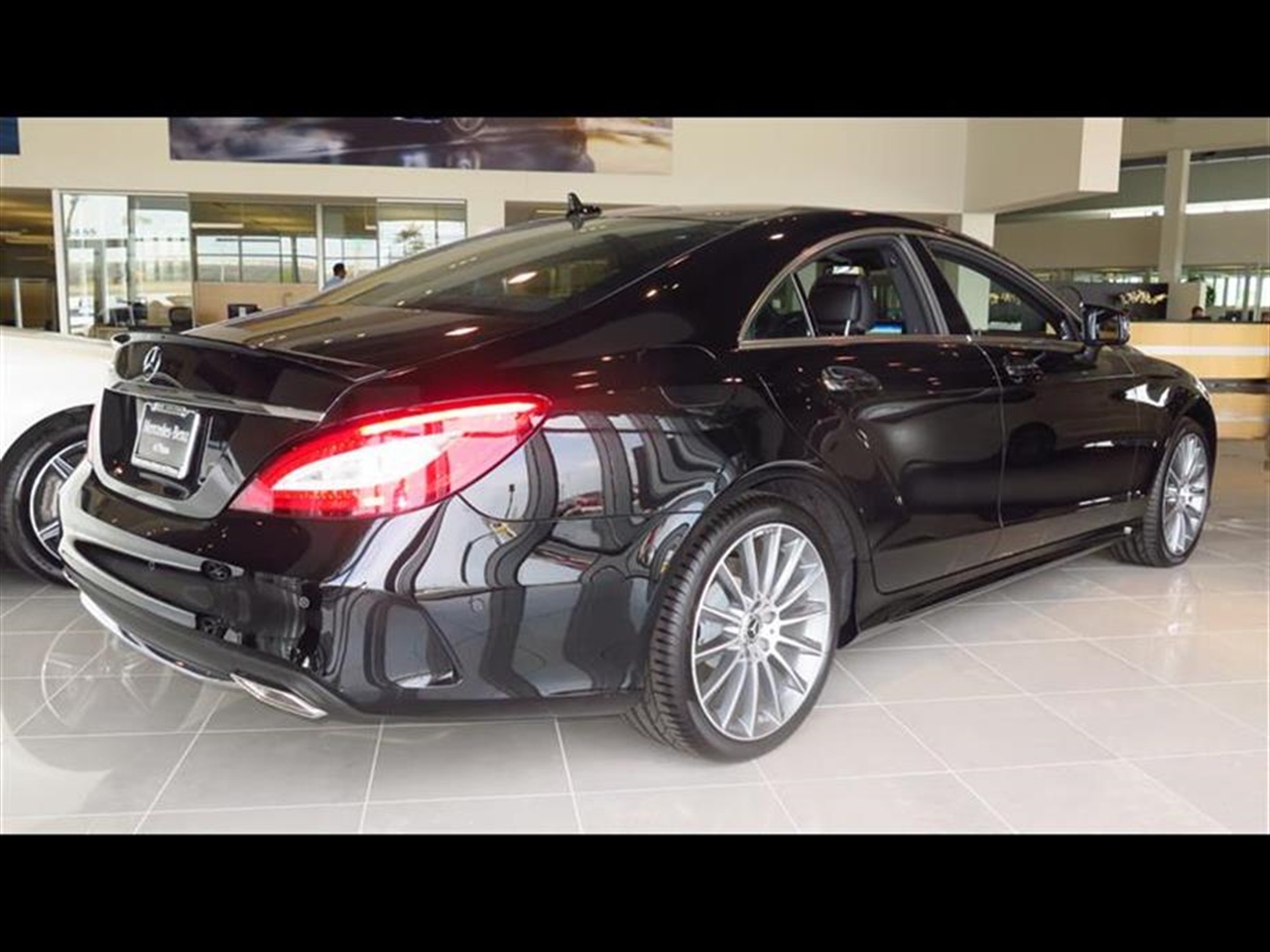 Is there a Mercedes-Benz dealer located near Plano, Texas?